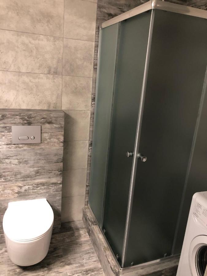 Gil Apartments, Volodimirskaja 90.246 - Majetok Bozdosh ウージュホロド エクステリア 写真